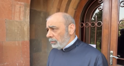Img default alt hy